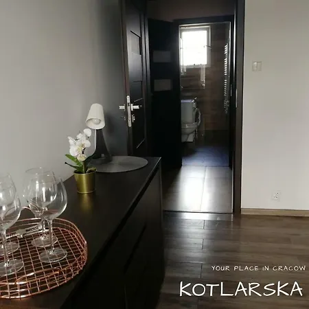 アパート Kotlarska